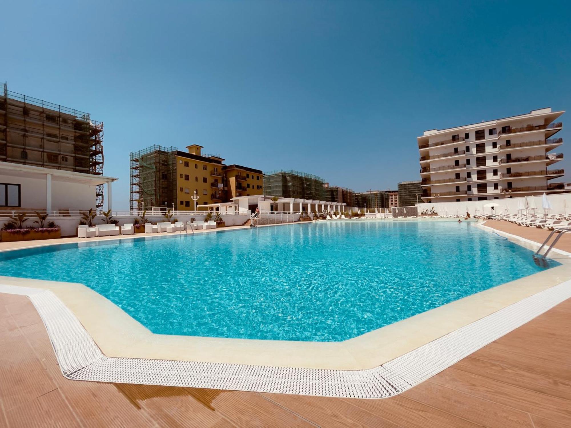 Athena Sea Front Apartment, Parking & Pool 라고 파트리아 외부 사진